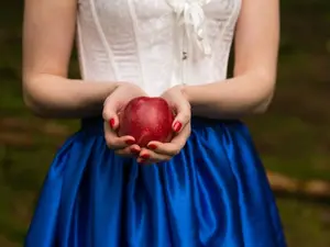 What did Snow White™ say while waiting in line for her photos?
